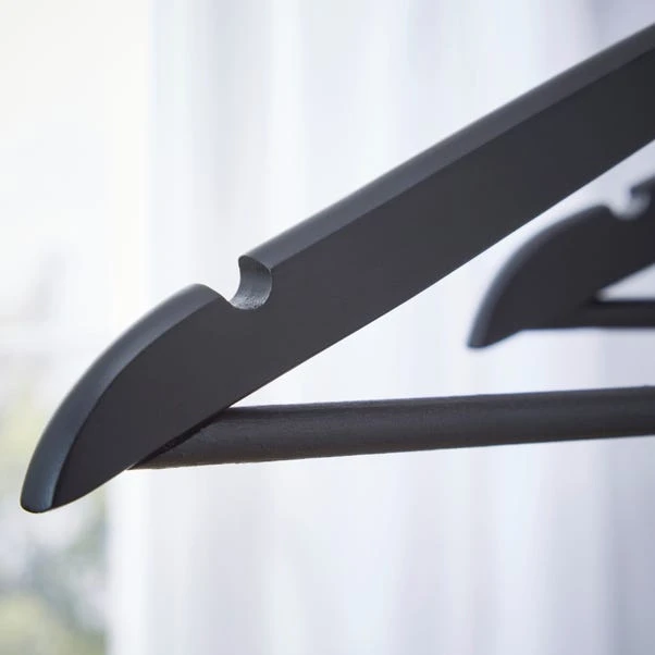 Pack Of 10 Wooden Hangers 8 Pack Of 10 Wooden Hangers - Image 7