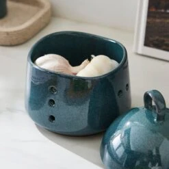 Montreal Garlic Pot -Dunelm 30890685 alt01