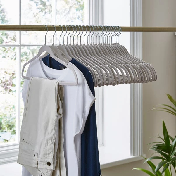 Set Of 25 Flocked Velvet Hangers 3 Set Of 25 Flocked Velvet Hangers