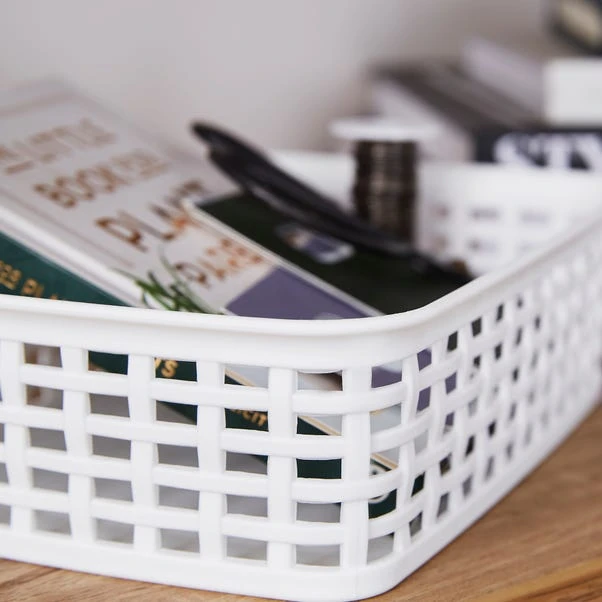 Checked Plastic Basket 10 Checked Plastic Basket - Image 8
